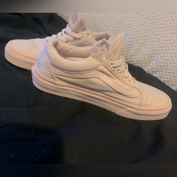Vans Shoes - Light pink vans off the wall. Women’s size 7.5
